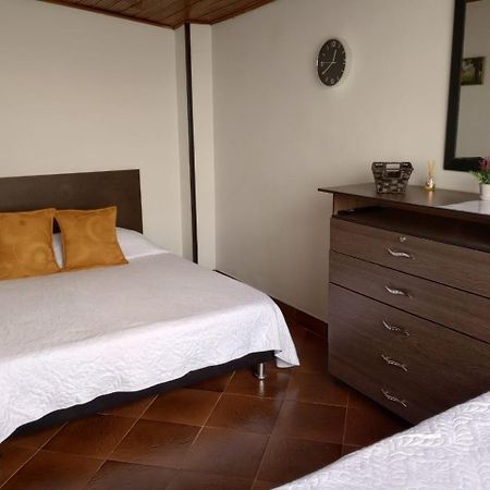 Habitaciones C&S Bogotá Esterno foto